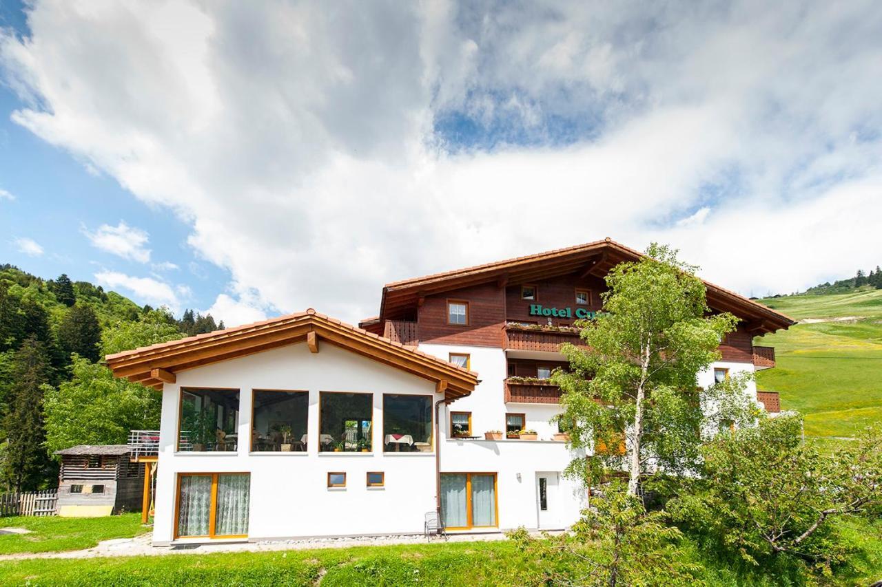 Hotel Cuntera Curaglia Екстер'єр фото